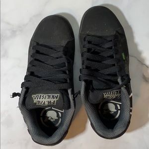 Metal Mulisha Etnies.